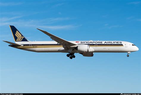 V Scu Singapore Airlines Boeing Dreamliner Photo By Andrew