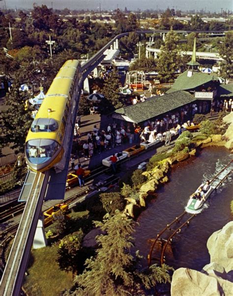 A History of the Disneyland Monorail - WDW Magazine