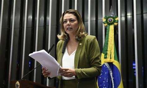 Senadora Leila Barros deixa o Cidadania após partido aprovar federação