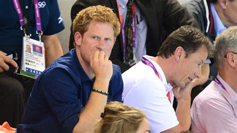 Royaume Uni Les photos du prince Harry nu créent la polémique