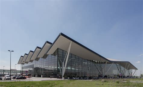 Gdansk Lech Walesa Airport -New Terminal - Hunter Douglas Architectural