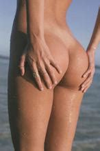 Marina Yarosh Goes For A Swim At The Beach In Bali In The Nude With The Photographer Natasha