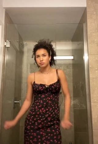 Sofia Wylie Sofiawylie Nude And Sexy Videos On TikTok Sexyfilter
