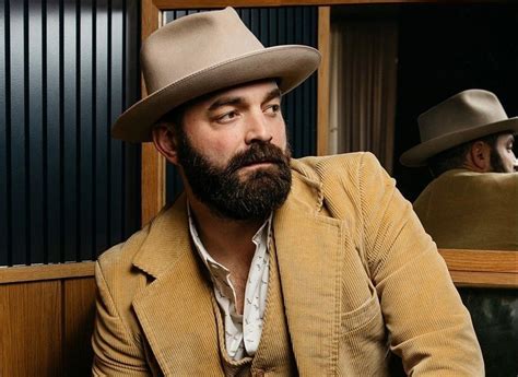 Drew Holcomb The Neighbors Release New Single Find Your People