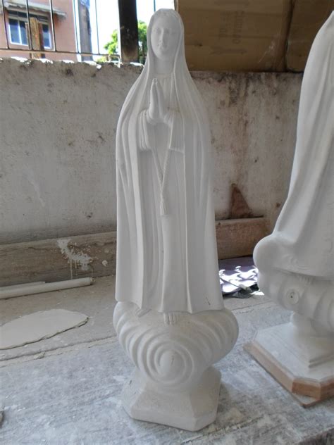 Imagem De Gesso Nossa Senhora De F Tima Cm Gesso Cru R