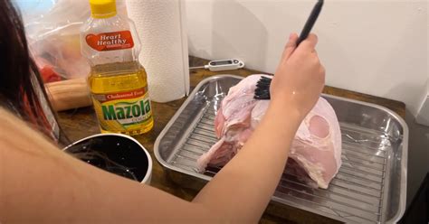 I Made A Flamin Hot Cheetos Turkey It Had A Perfect Crunch But Turned My Hands Orange I