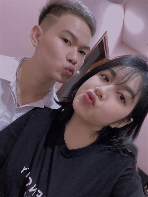 Chuyện đâu ai ngờ Rambo Cao Lãnh được hot girl thả thính bằng bịch bánh tráng tình yêu và