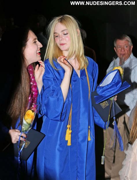 Elle Fanning Babe Posing Hot Beautiful Celebrity Paparazzi Actress