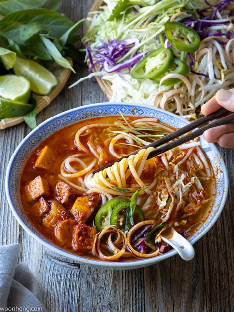 How to make Bun Bo Hue Chay (Vegan) at home - WoonHeng