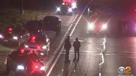 2 Killed In Crash On Southern State Parkway On Long Island Cbs New York