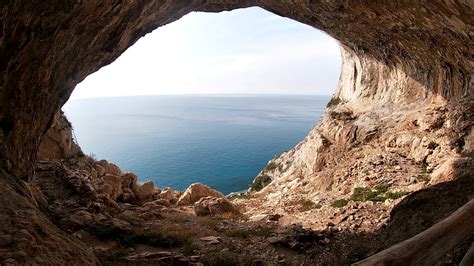 Trekking Alla Grotta Dei Falsari Riviera Di Ponente Youtube