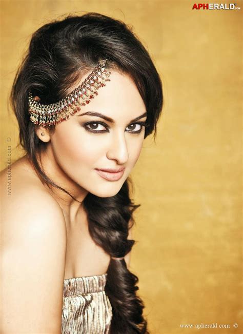 Sonakshi Sinha Hot Wallpapers