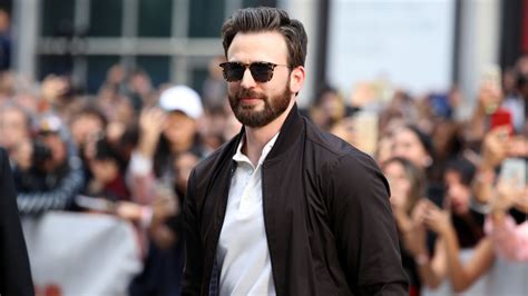 Chris Evans Accidentally Leaked A Nude And Twitter Had Jokes Mashable