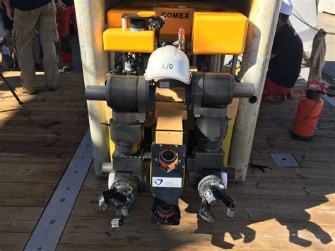 Underwater Dexterous Gripper | DexROV