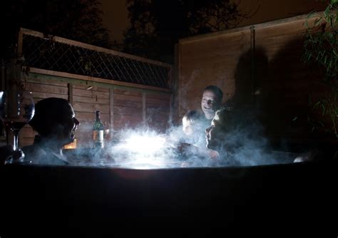 The Hot Tub Guru Free Advice For First Time Buyers Dengarden