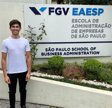 Bolsa de estudo da FGV transformando sonhos em esperança Vestibular FGV