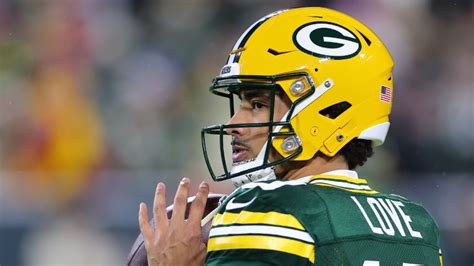 Pundits Rave About Packers QB Jordan Love