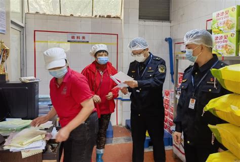 护航开学“第一餐” ，广州市场监管部门开展学校食品安全检查