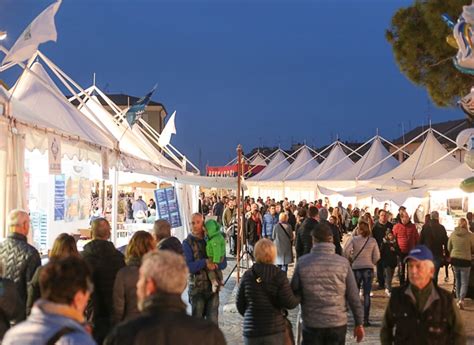 Cesenatico Invasa Dai Turisti Mai Vista Cos Tanta Gente Per La Festa