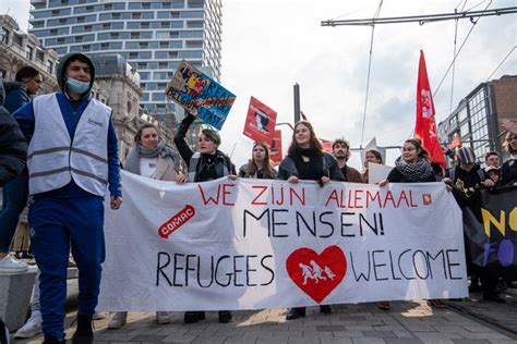 Duizend Mensen Komen Samen Om Te Protesteren Tegen Racisme “we Pikken