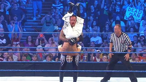 The Undertaker Catches Rey Mysterio In A Tombstone Smackdown May