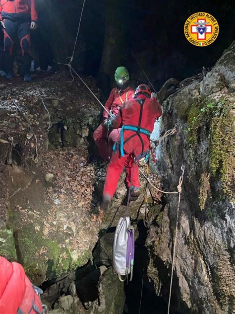 Speleologa Bloccata In Grotta Nel Varesotto Recuperata Nella Notte FOTO