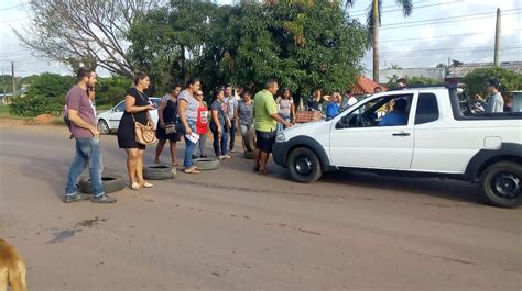 Moradores Fecham Br Em Protesto Por Transporte Coletivo Em Candeias