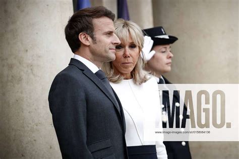 Le President De La Republique Emmanuel Macron Et Sa Femme Brigitte