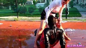 Tres Lesbianas Pelea De Gatos En La Piscina XVIDEOS