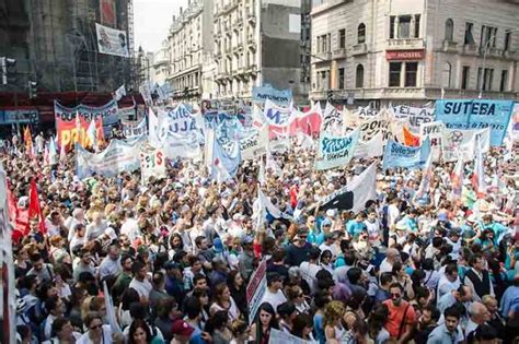 En El Marco De Un Paro Nacional Esperan Masiva Marcha En Contra De Las