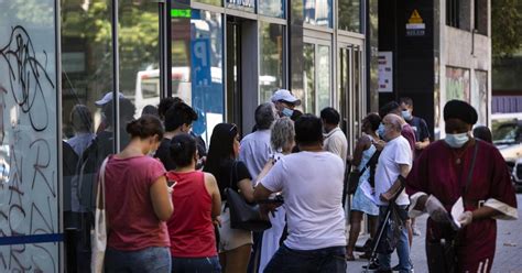 Catalunya Tanca El Amb Aturats Un Menys Que El