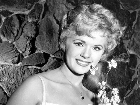 Connie Stevens Wallpaper