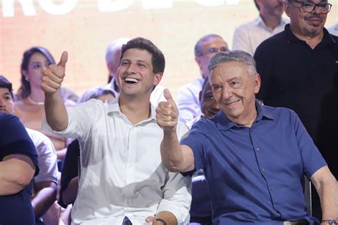 João Campos participa de convenção que oficializa candidatura de Zé