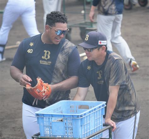 いつ On Twitter 火曜の鳴尾浜⑧ 勝己コーチ捕手会 短めの捕手会でしたが頷きながら聞いてました私が 練習中はセデーニョ