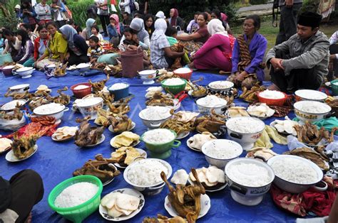 Tradisi Saparan Mantran Antara Foto