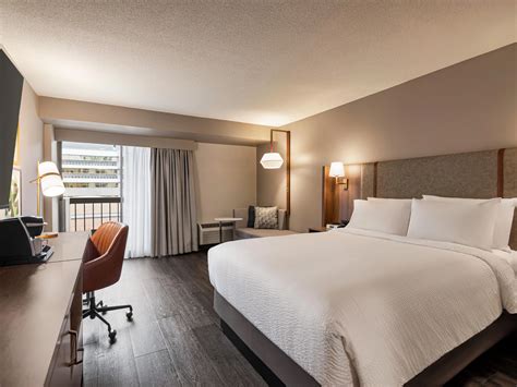 Hotels in Vancouver Canada | Holiday Inn & Suites Vancouver Downtown