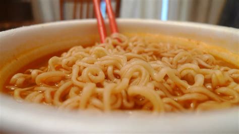 The Noodle Freak Review Nong Shim Bowl Noodle Soup Hot And Spicy Picante