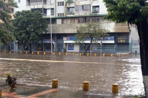 Varias Vías De Caracas Colapsadas Ante Fuertes Lluvias De Este Martes