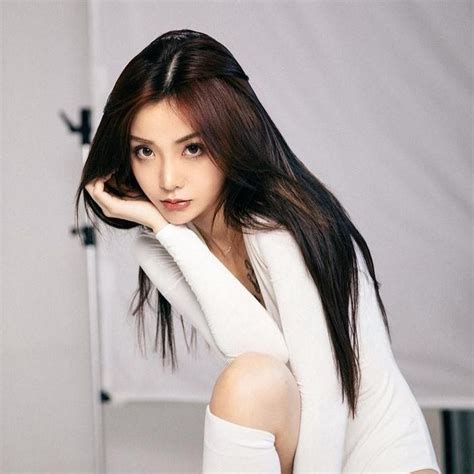 Hot girl xăm trổ từng bị chụp lén trong thang máy giờ ra sao Báo Kiến Thức