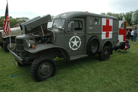 TOADMAN S TANK PICTURES 1941 WC 9 1 2 TON 4X4 AMBULANCE