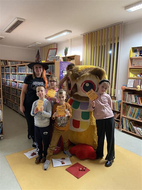 Szkoła magii i czarodziejstwa w bibliotece Miejska Biblioteka