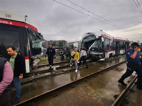 Samsun Da Ki Tramvay Kafa Kafaya Arp T Yaral