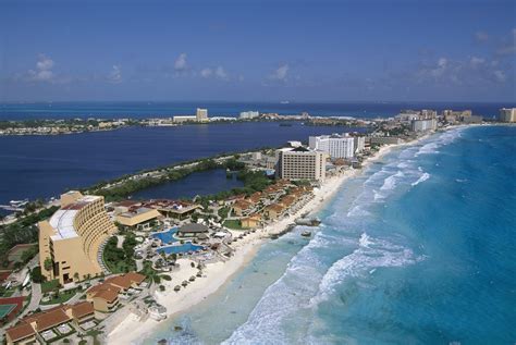 hotels-in-cancun - Quintana Roo Pictures - Quintana Roo - HISTORY.com