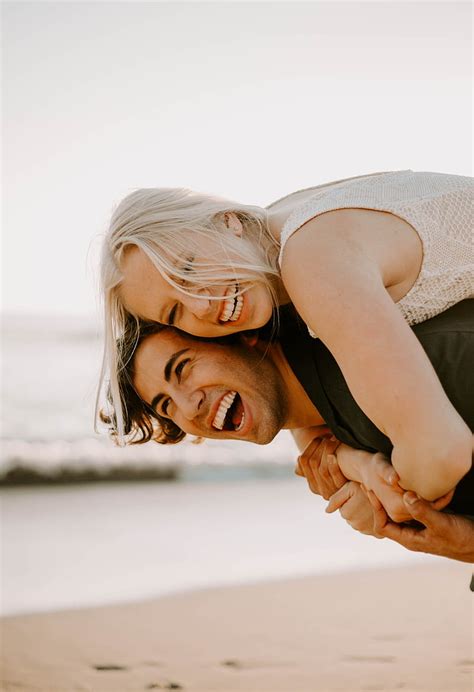 Happy Couple Beach Sea Smirk Open Mouth Men Women Hd Phone