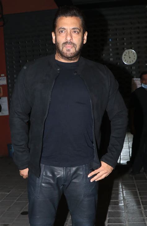 Salman Khan Was Spotted In A Pair Of High Silver Heels & Shiny Black Pants