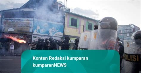 Icw Temukan Potensi Kelebihan Bayar Rp M Pembelian Gas Air Mata Oleh