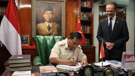 PM Inggris Rishi Sunak Beri Ucapan Selamat Ke Prabowo Subianto Nasional