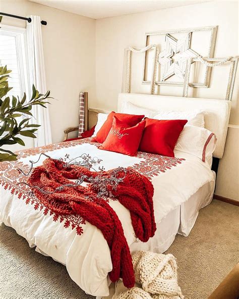 30 Bright and Bold Red Bedroom Ideas