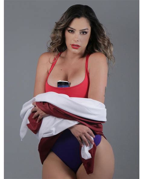 Poza 7 Larissa Riquelme