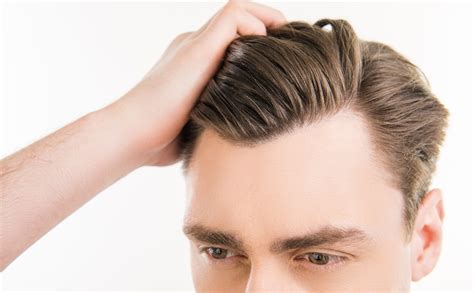 Te Explicamos Cómo Combatir El Pelo Graso En Hombres